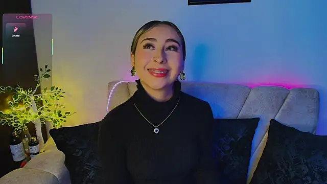 Cloe martinezz  online show from 05/08/26, 07:25
