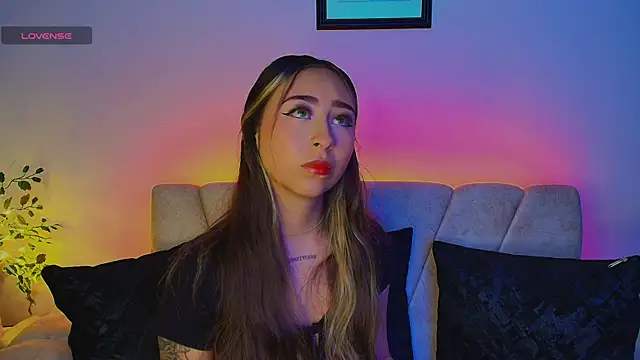 Cloe martinezz  online show from 05/13/26, 10:17