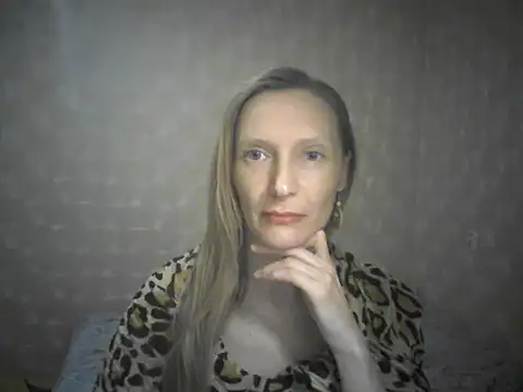 LunaBelle8 online show from 04/18/26, 07:07