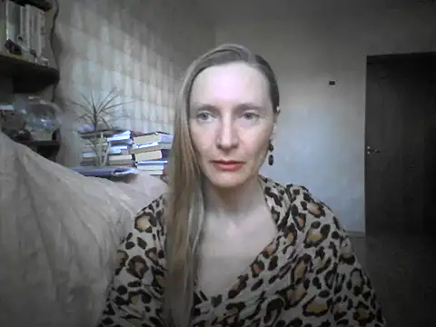 LunaBelle8 online show from 04/28/26, 02:33