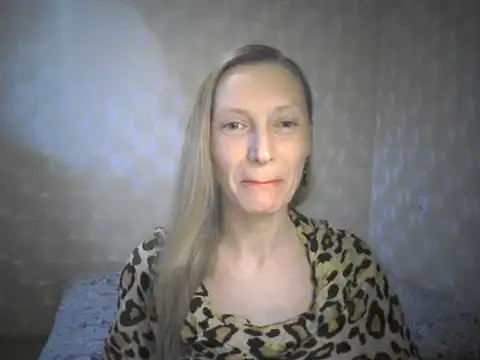 LunaBelle8 online show from 05/01/26, 04:11