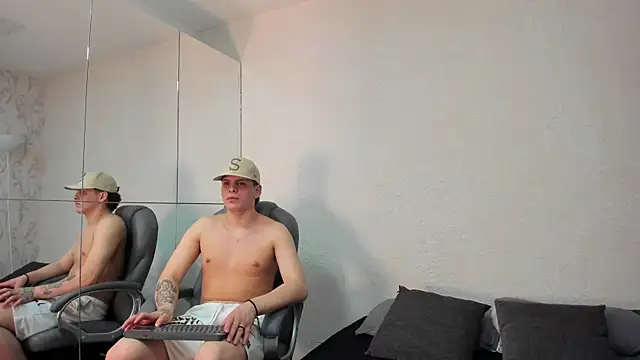 Liam Cyrus online show from 04/19/26, 03:28