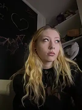Spoilmedaddy732 online show from 05/01/26, 03:49