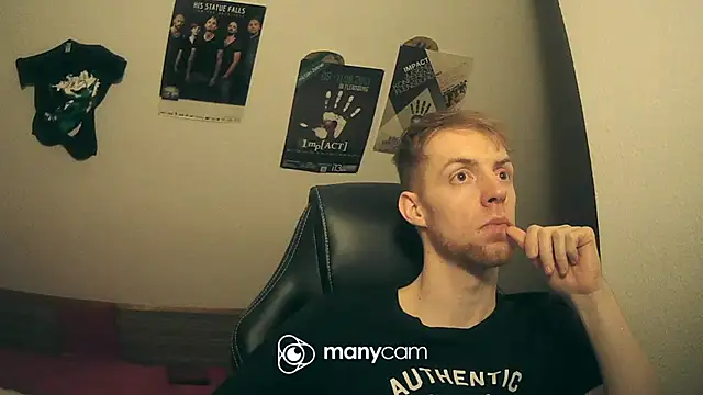 Snapshot of Milkyman7 chatting on 12/18/24, 08:47 Milkyman7 online show from 12/18/24, 08:47