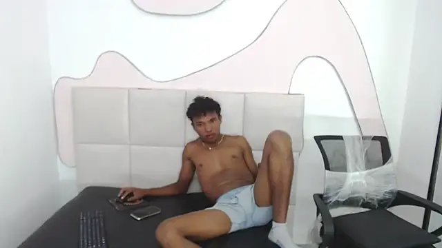 Chris Hott online show from 04/19/26, 02:22