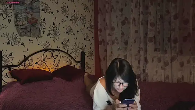 OxiLovex online show from 06/25/26, 08:02