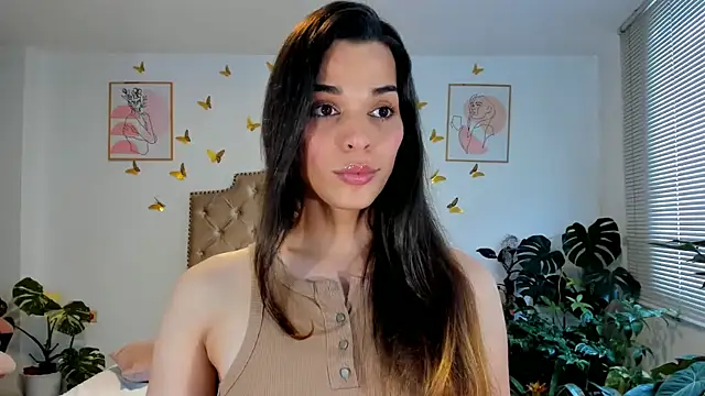 bella grego online show from 06/08/26, 07:14