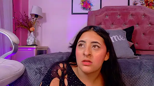 Maggiee 1 online show from 05/13/26, 07:22