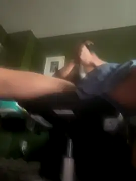 Snapshot of mrgudlukin chatting on 11/25/25, 01:11 mrgudlukin online show from 11/25/25, 01:11