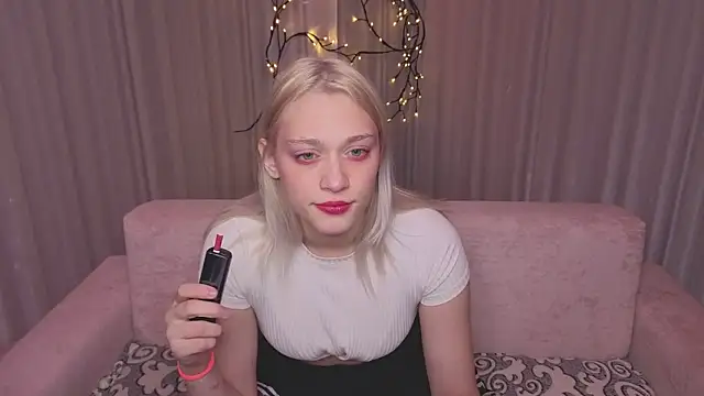 KaraLiin online show from 05/16/26, 04:39