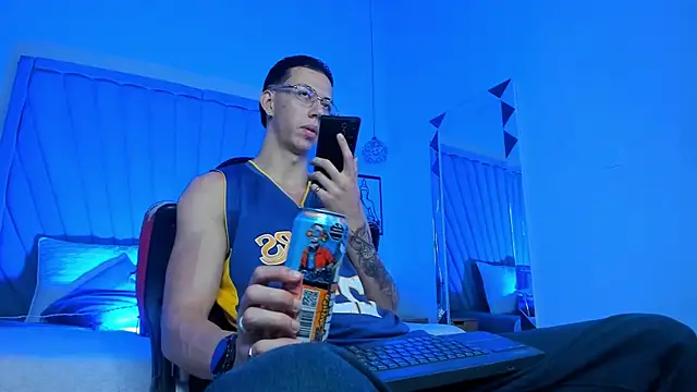 OliverThompsonJS online show from 06/25/26, 05:56