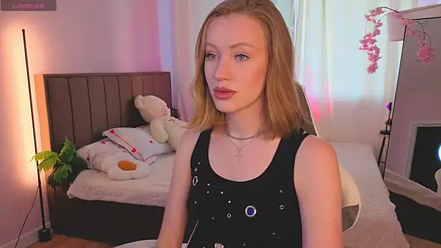 EvaHamilton online show from 07/13/26, 12:24
