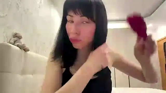 LuisaAlconcel online show from 05/14/26, 06:37