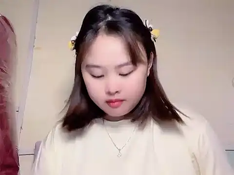 NhungNhun789 online show from 05/18/26, 03:40