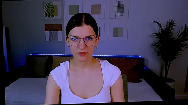Snapshot of AnnaThorne chatting on 05/02/26, 04:17 AnnaThorne online show from 05/02/26, 04:17