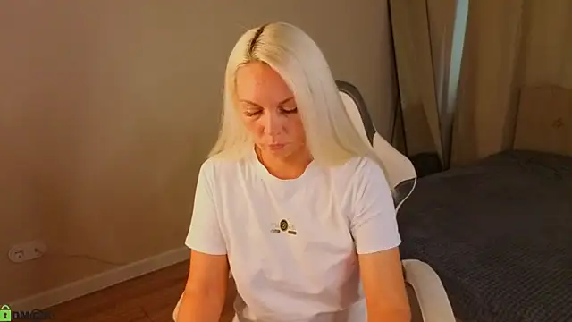 April Nelson online show from 06/17/26, 12:24