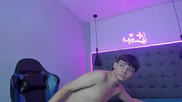 Marcello Vega online show from 04/21/26, 02:12