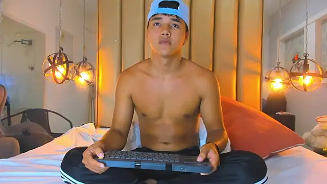 LianCarter  online show from 04/18/26, 11:27