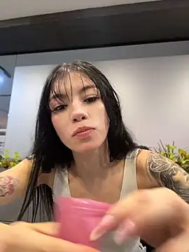 Snapshot of Maddison_Foxxx chatting on 07/16/26, 01:50 Maddison Foxxx online show from 07/16/26, 01:50