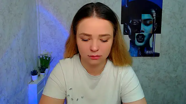 NicoleAura online show from 05/13/26, 06:33