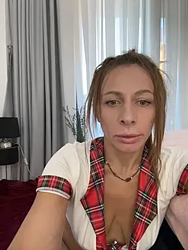 Mira Luna online show from 06/29/26, 05:02