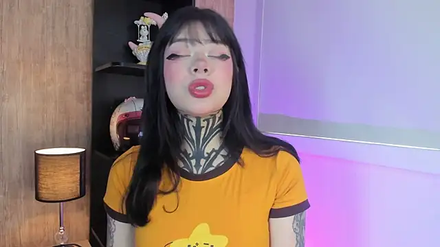 hanna riu online show from 05/23/26, 02:21