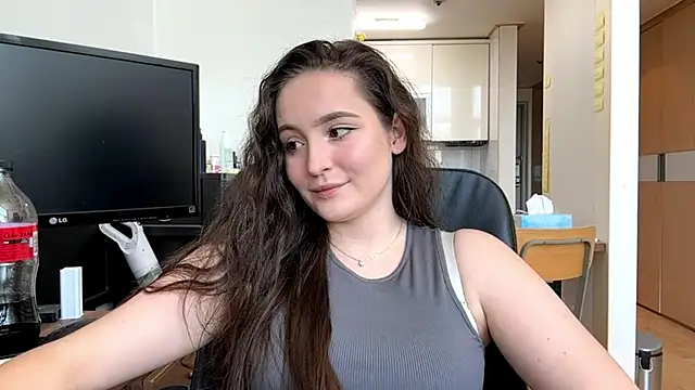 Emilly Cart online show from 05/15/26, 03:35