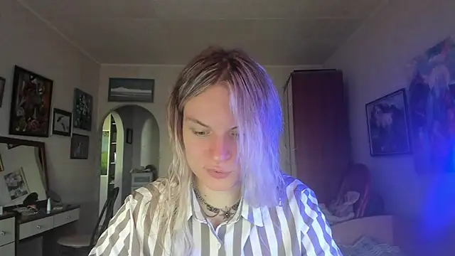 milliKira006 online show from 08/02/26, 04:55