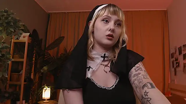 Emma Thomps online show from 05/11/26, 04:37