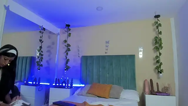 ARIANA CRI-X online show from 04/20/26, 12:08