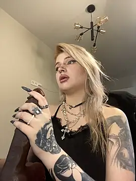 DriveThruCiri online show from 04/26/26, 07:50