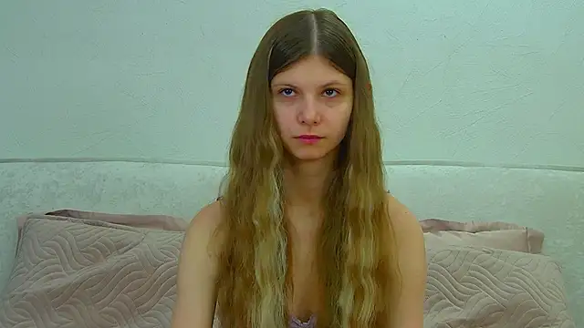 AudreyBarlov online show from 05/05/26, 06:21