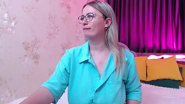 KriisKiss online show from 05/20/26, 01:17