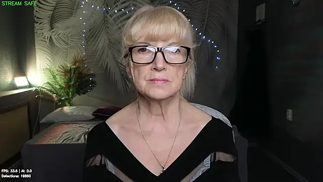 Snapshot of Dr_Mireille chatting on 06/18/26, 12:09 Dr Mireille online show from 06/18/26, 12:09