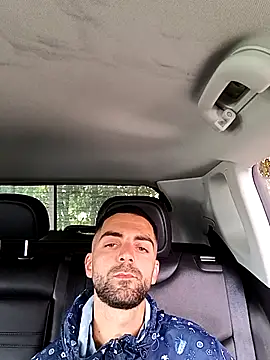 Snapshot of alieno_napoletano chatting on 05/08/26, 11:15 alieno napoletano online show from 05/08/26, 11:15