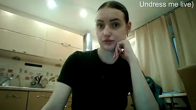 Snapshot of Lisanta chatting on 05/20/26, 04:13 Lisanta online show from 05/20/26, 04:13