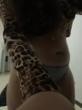 alana lee23 online show from 04/27/26, 12:41