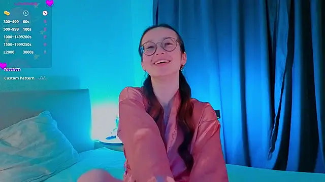 Snapshot of KaraParsons chatting on 07/06/26, 08:11 KaraParsons online show from 07/06/26, 08:11