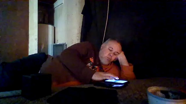 Snapshot of Nightshade1195 chatting on 06/17/26, 08:43 Nightshade1195 online show from 06/17/26, 08:43