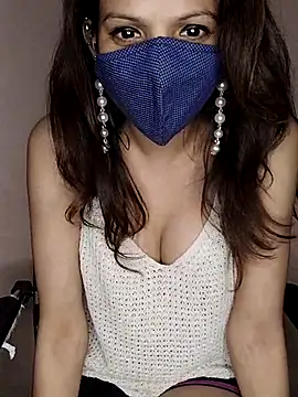 Snapshot of lovelyrosewifey chatting on 05/04/26, 11:17 lovelyrosewifey online show from 05/04/26, 11:17