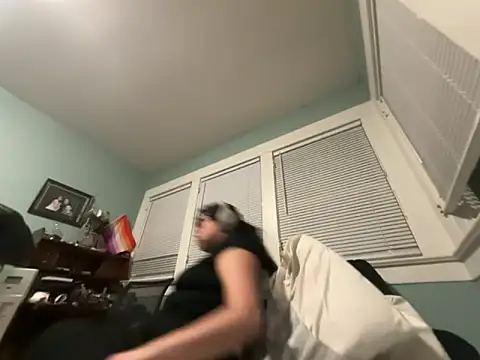 athanathelesbian online show from 04/23/26, 10:25