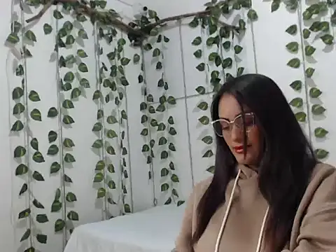 nicoll anistocn online show from 04/21/26, 12:33