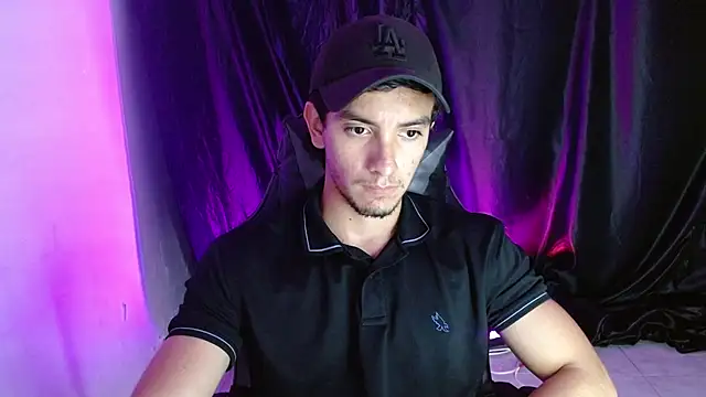 Snapshot of dante_18cm_ chatting on 05/08/26, 12:38 dante 18cm online show from 05/08/26, 12:38
