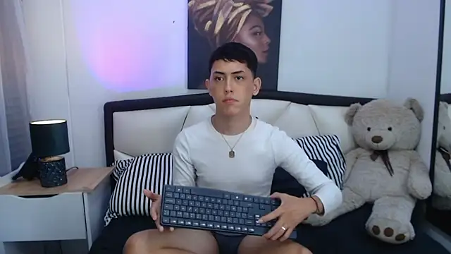 Iam Cami  online show from 04/21/26, 09:06