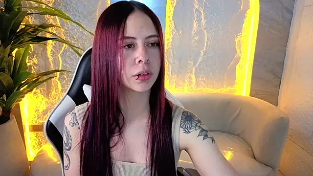 luciatp online show from 04/22/26, 09:49