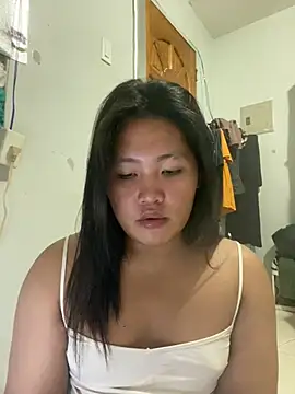 Snapshot of YourBaby_Eva chatting on 06/26/26, 04:00 YourBaby Eva online show from 06/26/26, 04:00