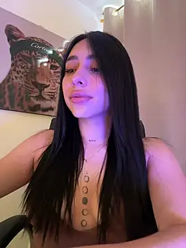 IsabellaNoir  online show from 07/15/26, 04:45