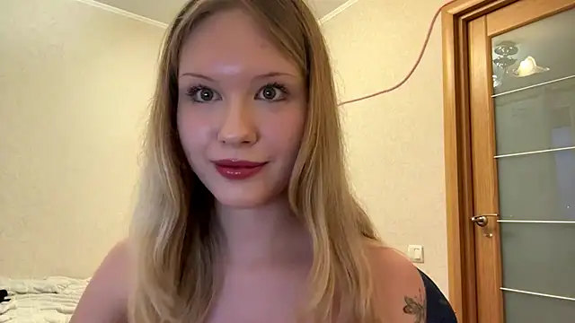 Snapshot of HoneyBlink chatting on 05/06/26, 02:11 HoneyBlink online show from 05/06/26, 02:11