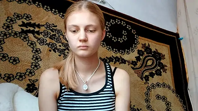 LunaLaday online show from 06/29/26, 03:02