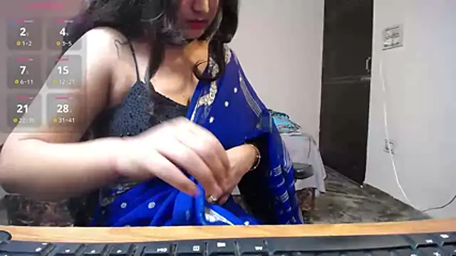 -Queenie online show from 05/15/26, 08:27